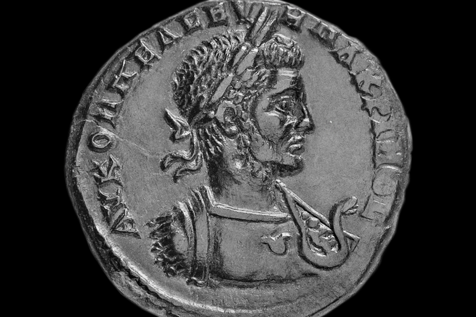 Aegis-Bearer: Macrinus